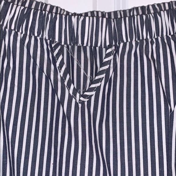 Keyhole Cut Off The Shoulders Top - Picture 5 of 5